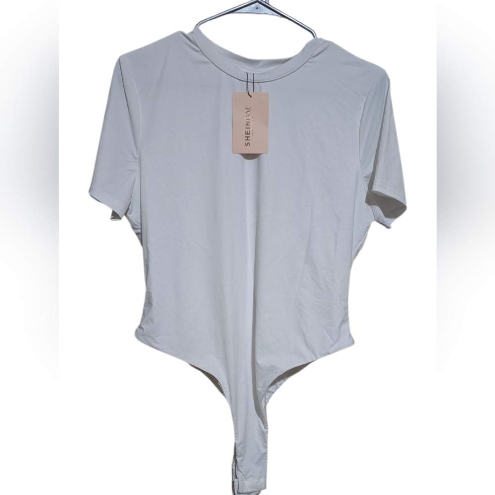 ✨️REDUCED TODAY ✨️White Short Sleeve Bodysuit